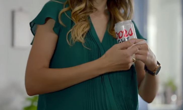 Bier voor vrouwen die hun bh uit willen doen